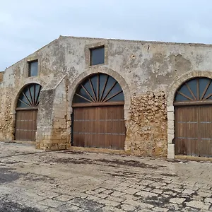 https://casa-dimartino-a-pochi-passi-dalla-piazza-principale.sicilyhotelsitaly.net